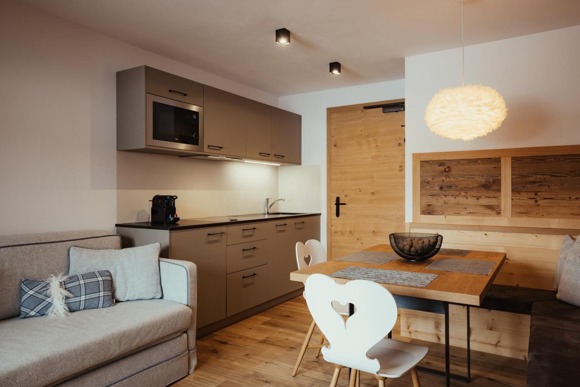 Flora Mountain Aparthotel 3*